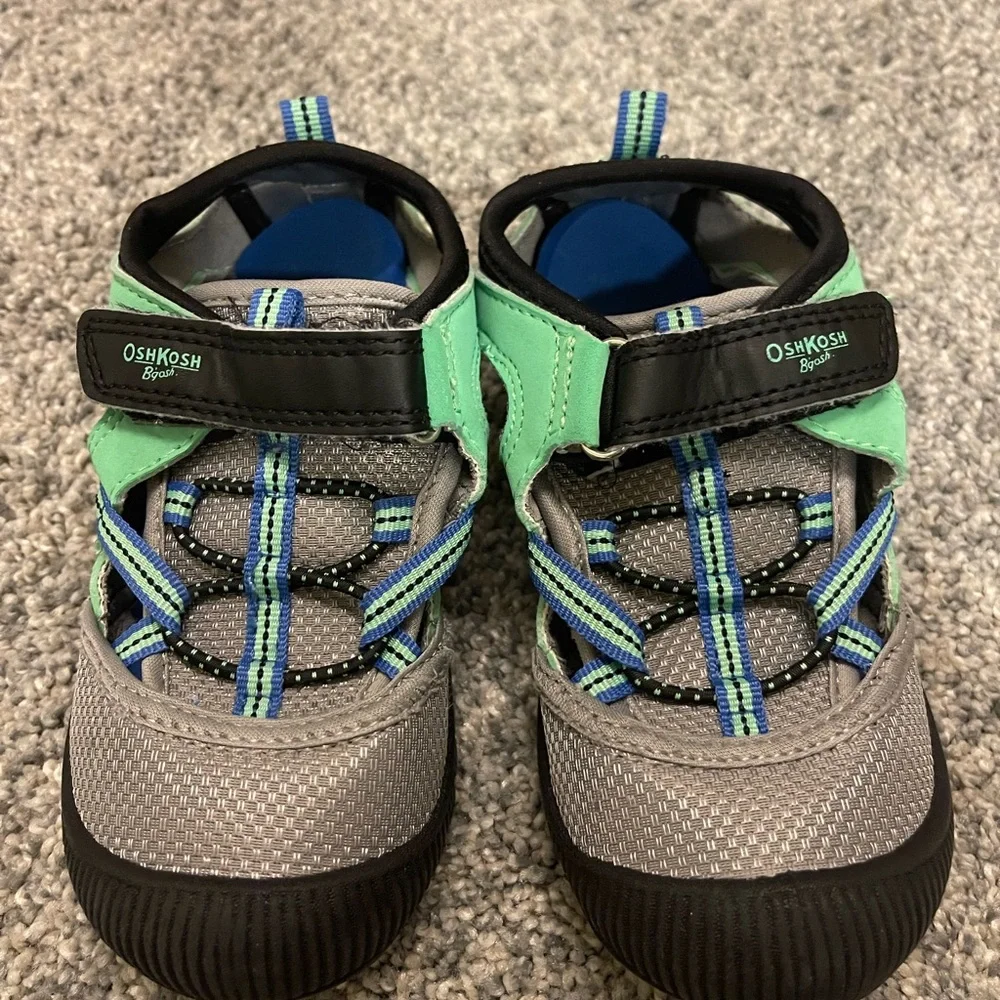 OshKosh water sandals size 10